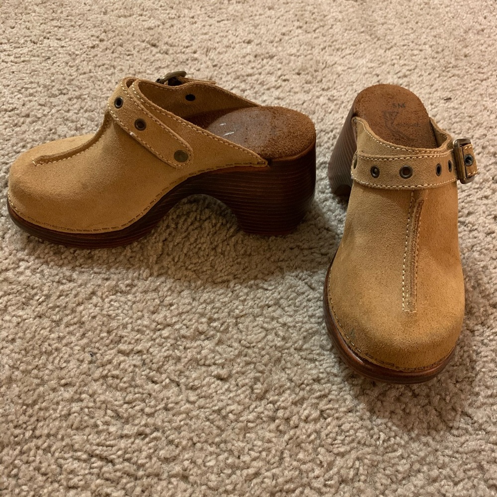 Suede tan mules
